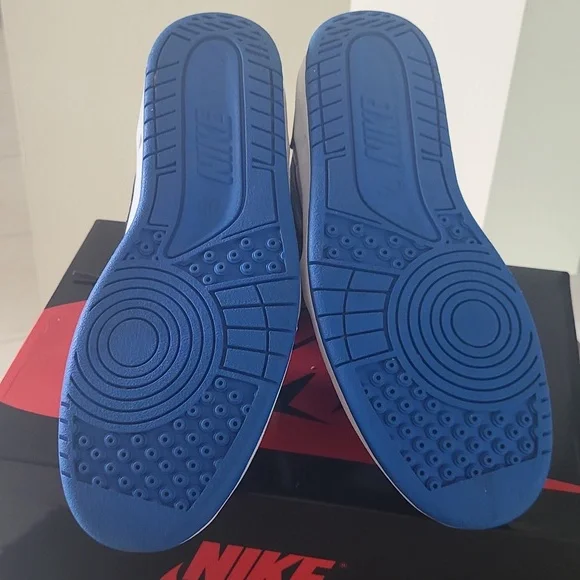 Jordan 1.5 Reverse Fragment Sneakers in size 9. - Picture 12 of 12